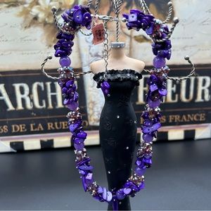Just gorgeous purple glass beads necklace size 20 inches long adjustable clasp.